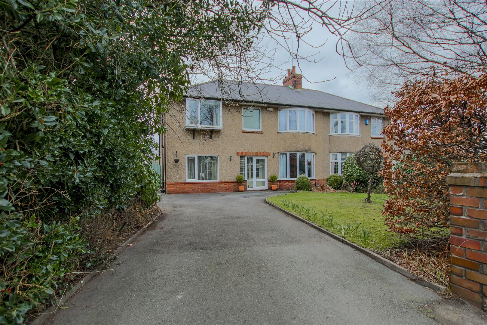 4 Bed Semi-detached House For Sale - Main Image